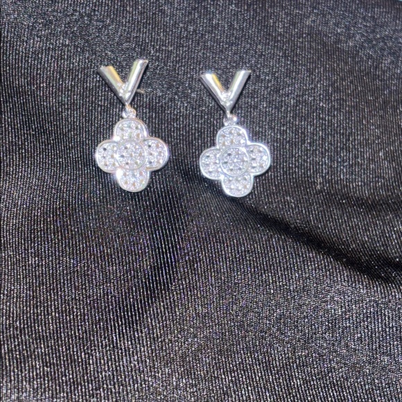 Elegant Silver Floral Drop Earrings lv - Picture 2 of 3